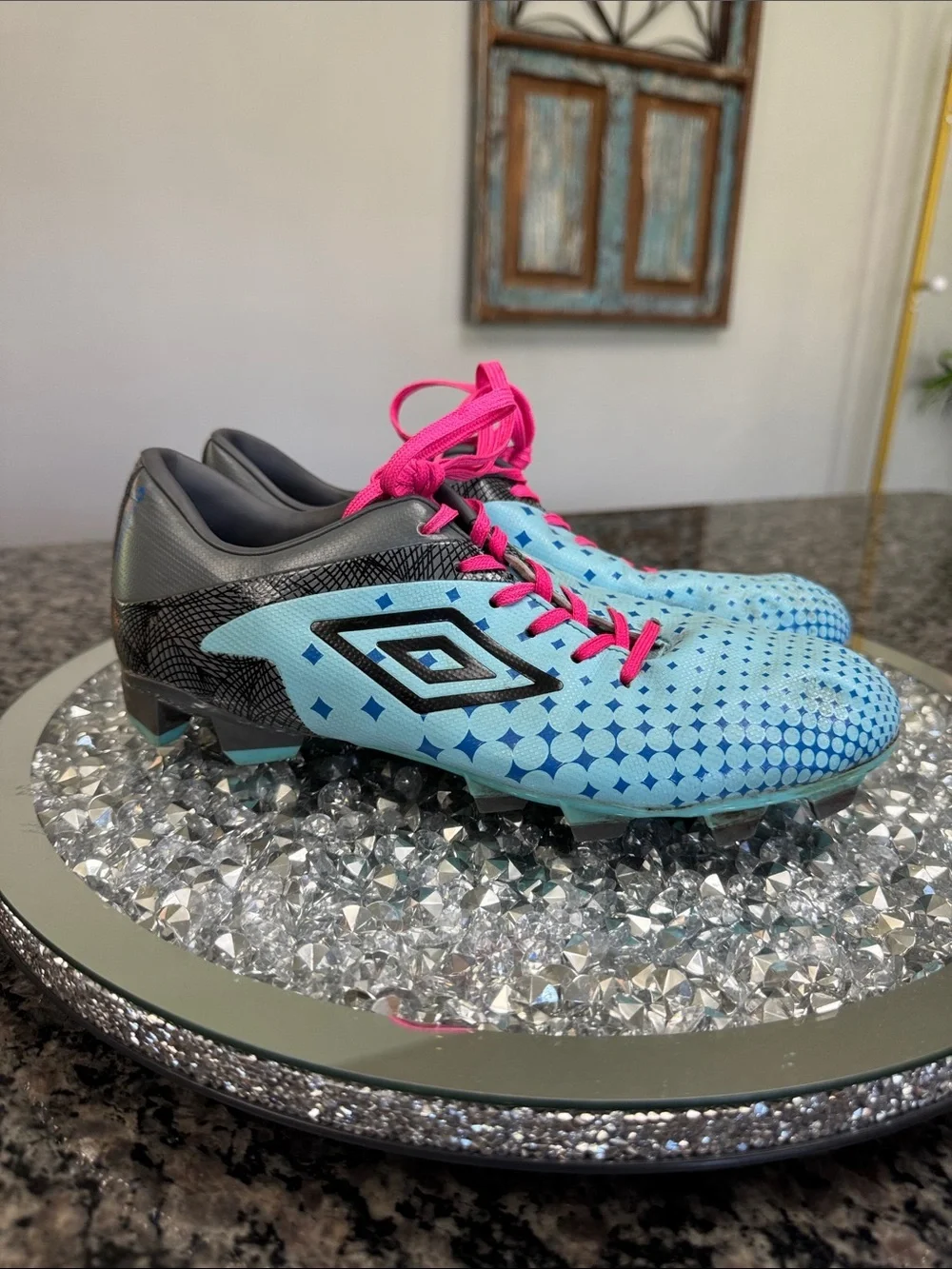 Umbro Sky Blue & Hot Pink Soccer Cleats EUC 9